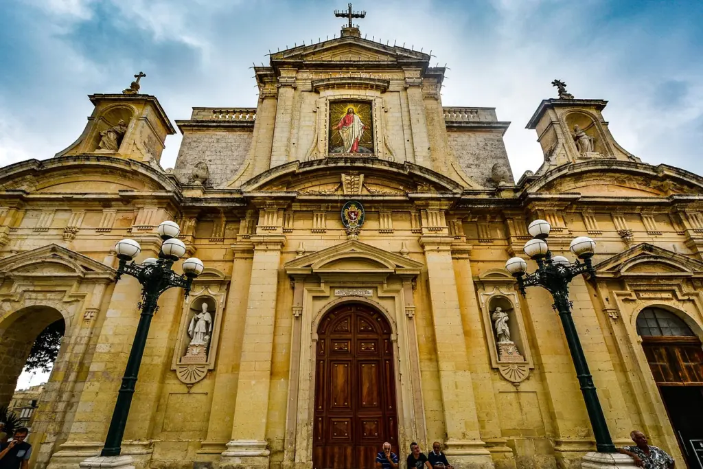 Barocke Fassade der St. Paul's Cathedral in Mdina
