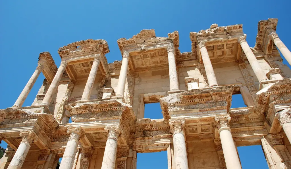 Fassade der Celsus-Bibliothek in Ephesos, Türkei
