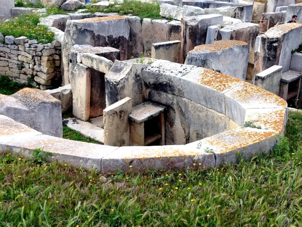 Megalithische Steinblöcke der Tarxien Tempel auf Malta