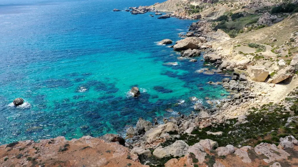 Sandstrand der Mellieha Bay im Norden Maltas