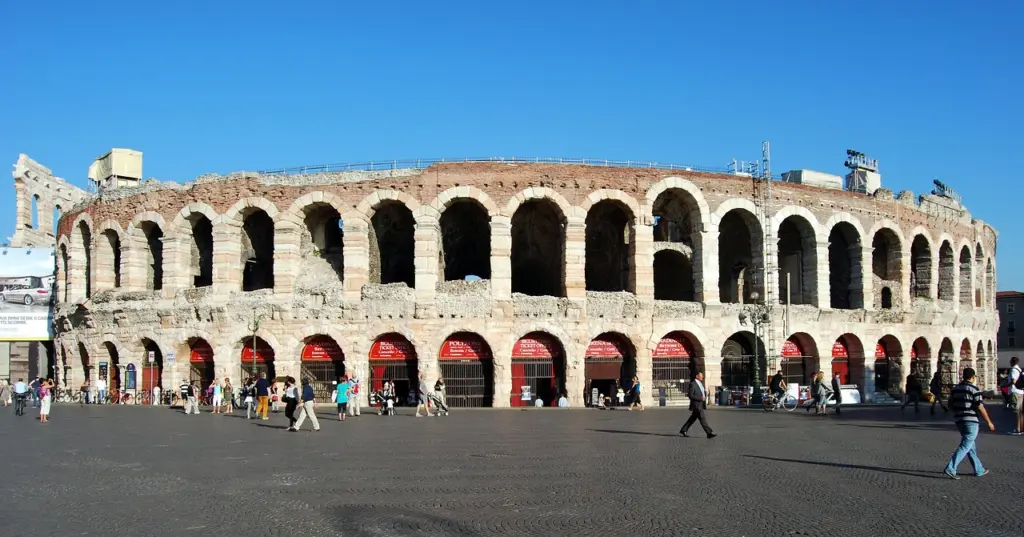 Die römische Arena an der Piazza Bra in Verona